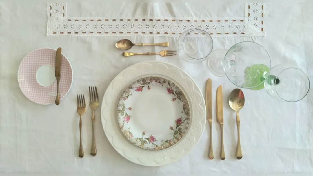 Jak nakryć stół? Kompletny przewodnik po savoir-vivre